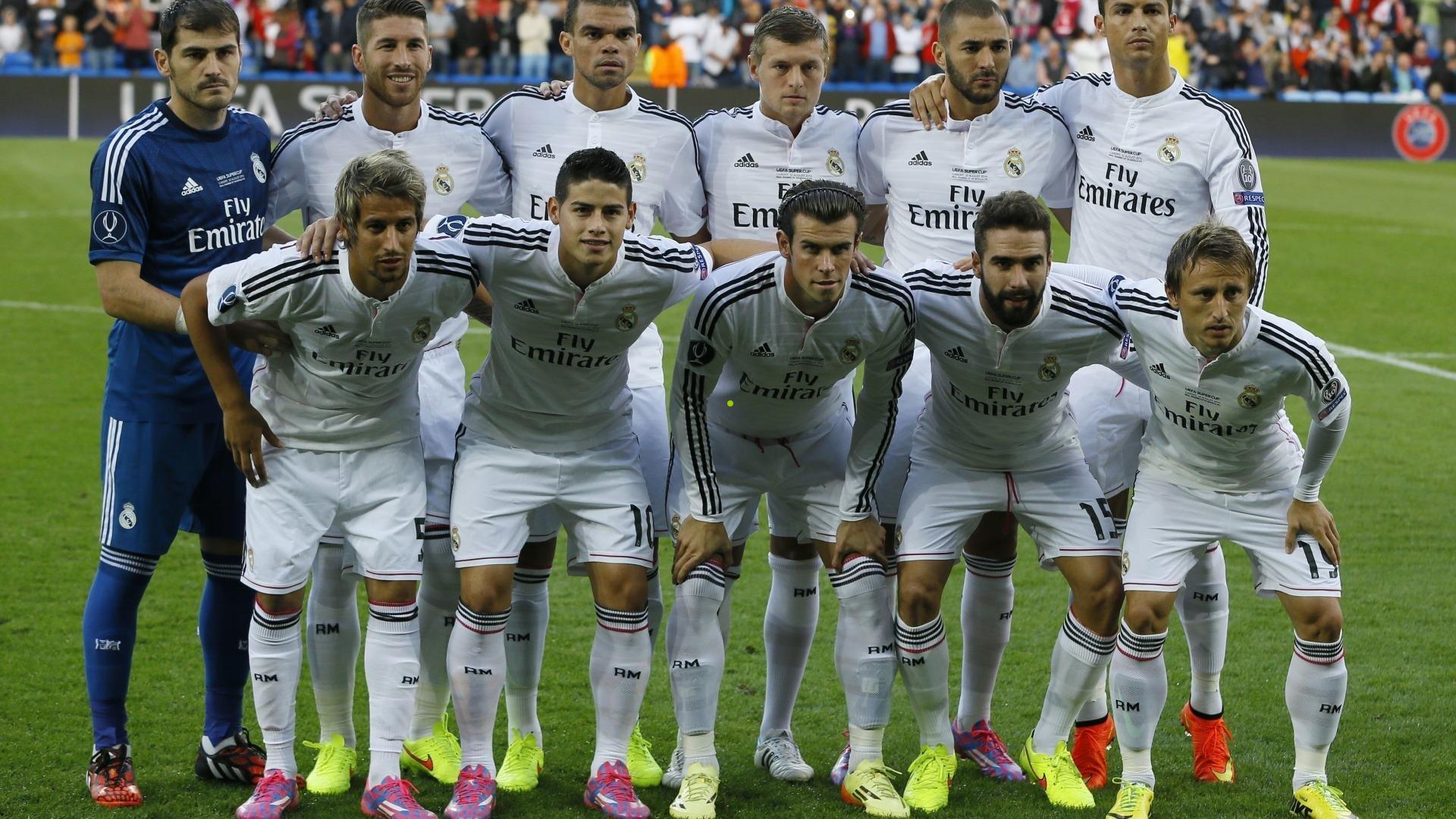 传奇续写新篇章！范佩西场边见证，爱子沙奎尔欧联替补登场完成费耶诺德首秀