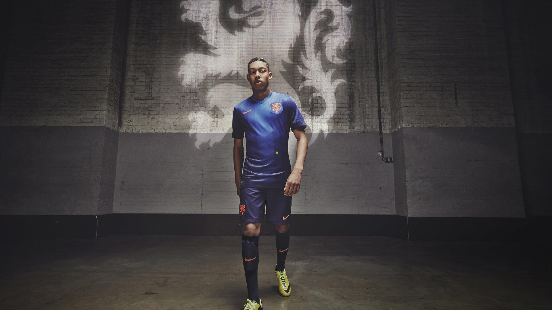 独家披露，西蒙斯获七年长约总值1.25亿镑 周薪20万镑创队史纪录